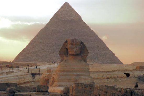 В 3D-фильме «Khufu Reborn» поставлен акцент на трудоемкую работу египтян по сооружению пирамиды