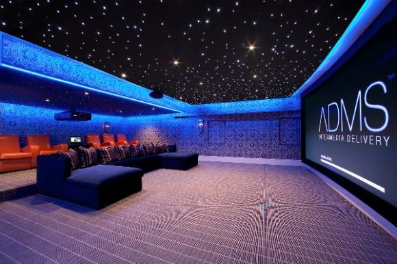 Домашний 3D-кинотеатр с 180'' экраном за $350 тыс.