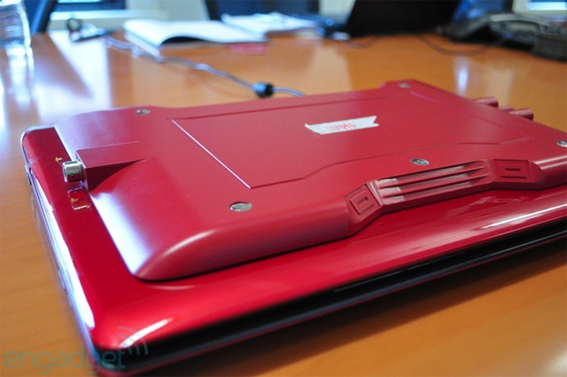 CES 2011: 3D-ноутбук Toshiba "без очков"