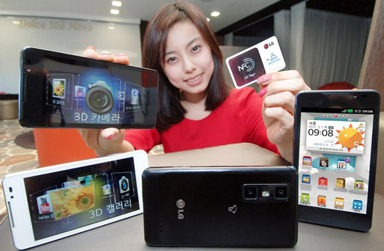 В Европе стартовали продажи смартфона LG Optimus 3D Max