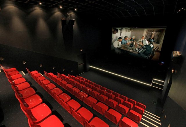 3D-кинотеатр в магазине Maison Louis