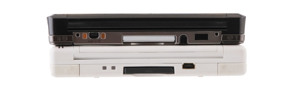 Nintendo 3DS в помощь покупателю Вид сбоку