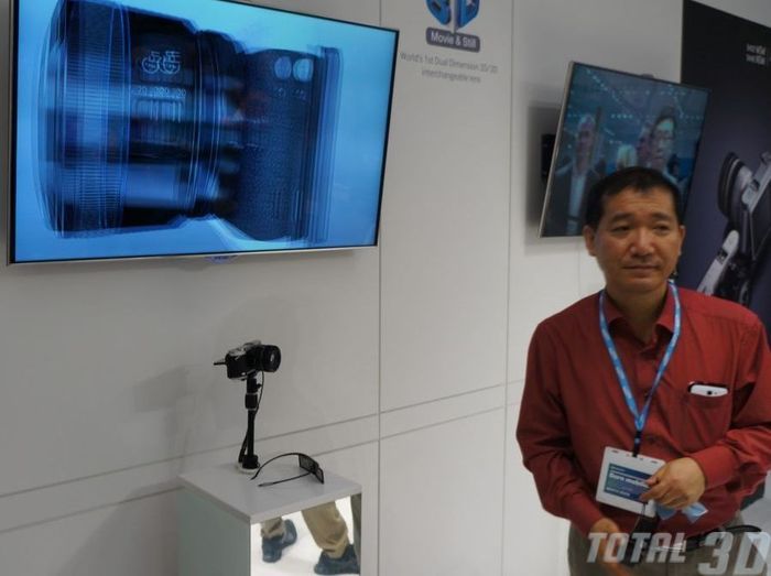 живые фото новой 3D-камеры Samsung NX300