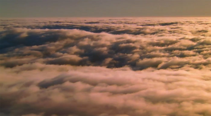 Стереоролик Jet Stream из коллекции Moving Art: облака на YouTube 3D