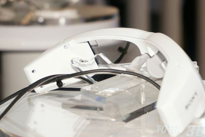 CES 2014: очки дополненной реальности Sony SmartEyeglass