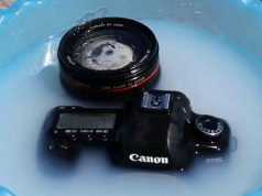 Воскресная шутка: как нужно чистить объектив – советы экстремалов Как нужно чистить объектив: советы для экстремалов