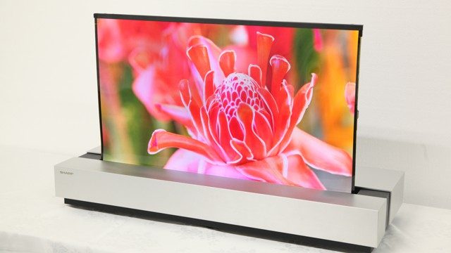 Sharp показала скручиваемый 30-дюймовый 4K OLED-дисплей